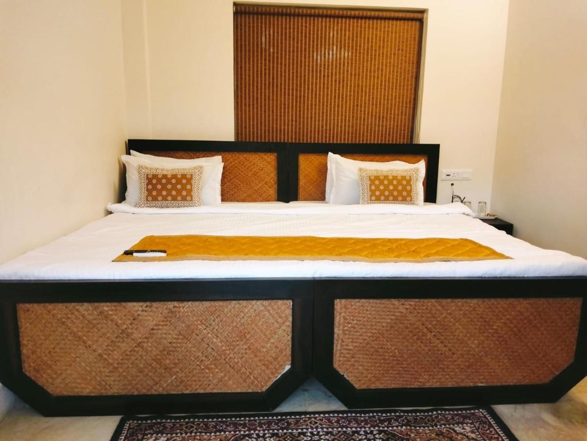 Hotel Kolam Shānti Niketan Dış mekan fotoğraf