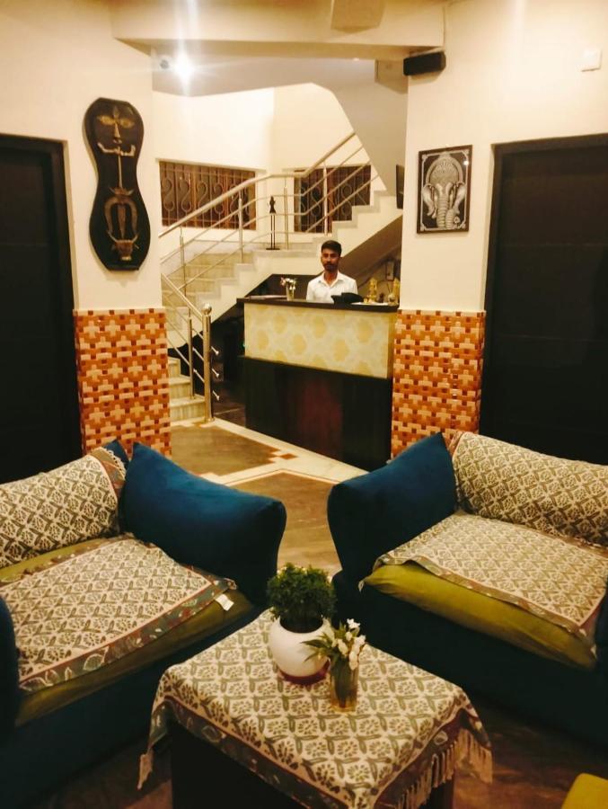 Hotel Kolam Shānti Niketan Dış mekan fotoğraf
