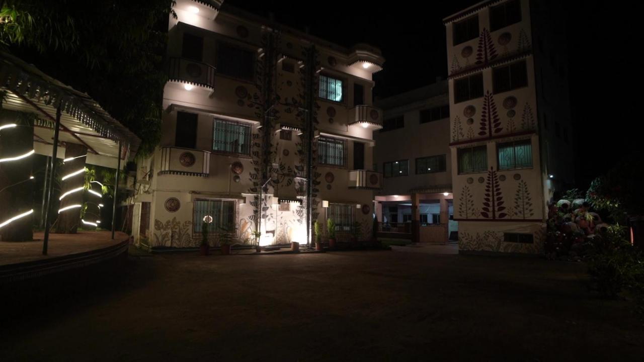 Hotel Kolam Shānti Niketan Dış mekan fotoğraf