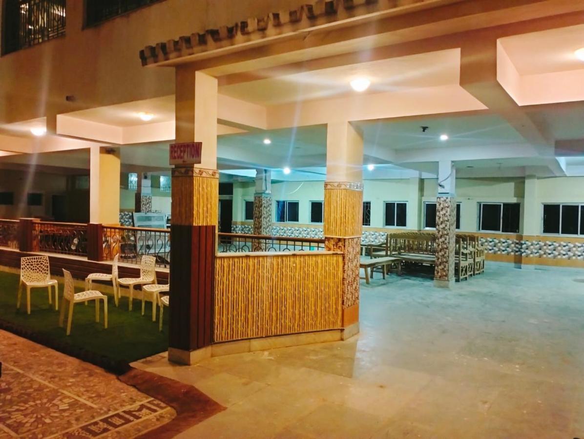 Hotel Kolam Shānti Niketan Dış mekan fotoğraf