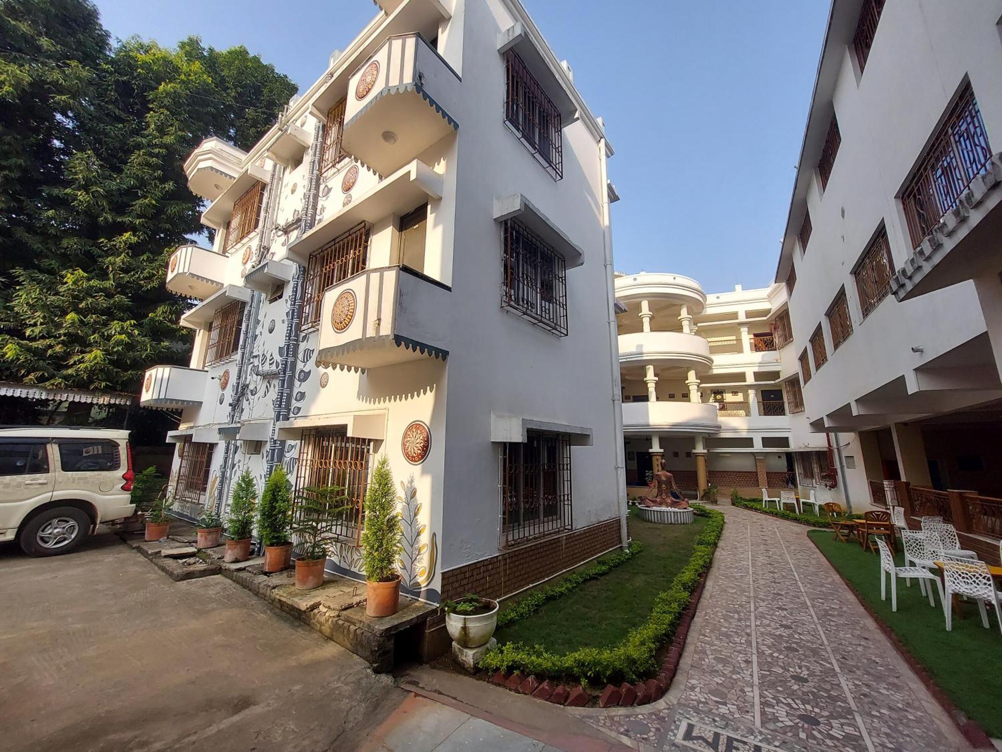 Hotel Kolam Shānti Niketan Dış mekan fotoğraf